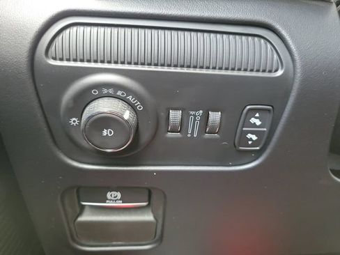 Used 2022 Jeep Grand Wagoneer Series III AWD/4WD image 34