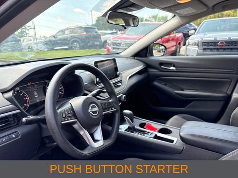 Used 2025 Nissan Altima 2.5 SV FWD image 5