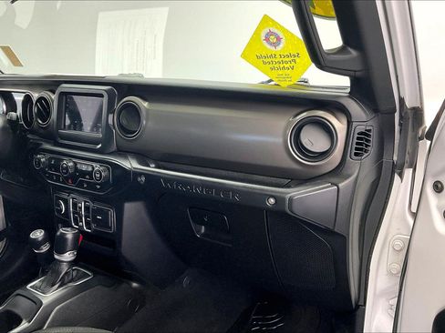 Used 2018 Jeep Wrangler Unlimited Sport S AWD/4WD image 15