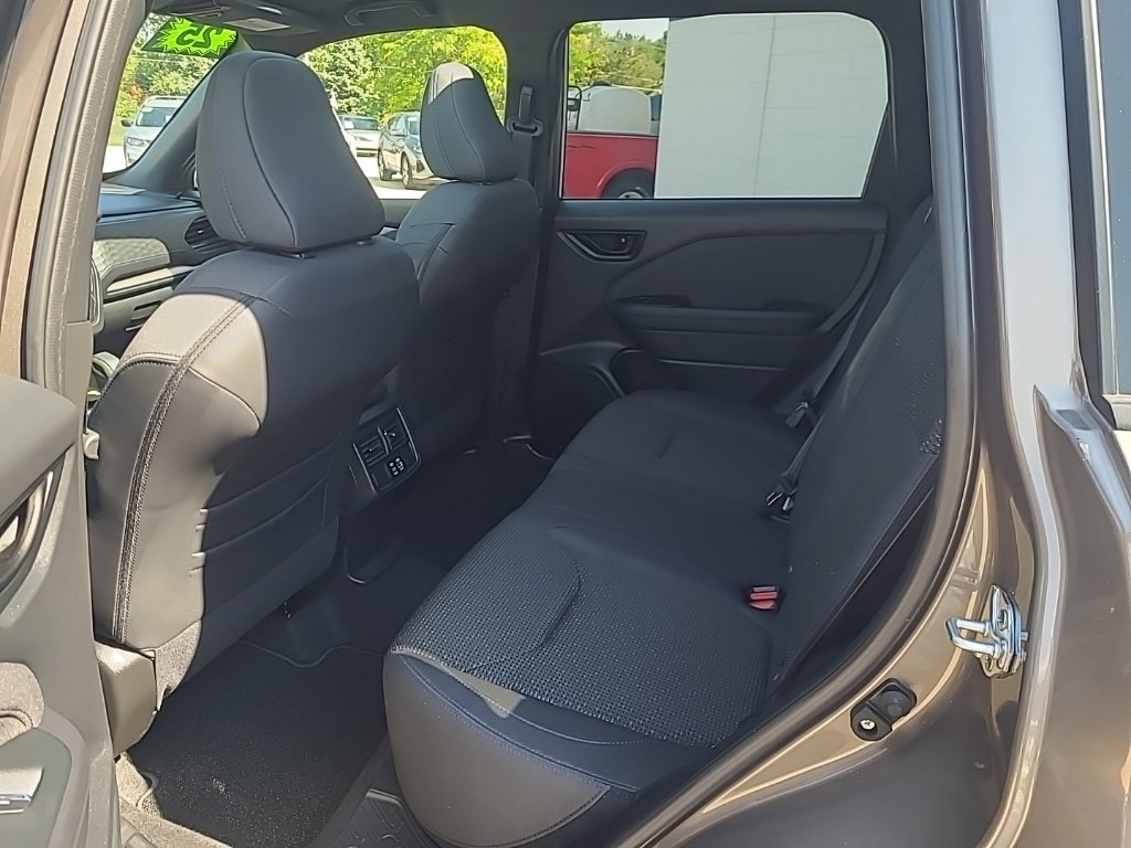 Used 2025 Subaru Forester Premium w/ Convenience Package #1 AWD/4WD image 16