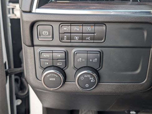 Used 2025 Chevrolet Tahoe LS AWD/4WD image 21
