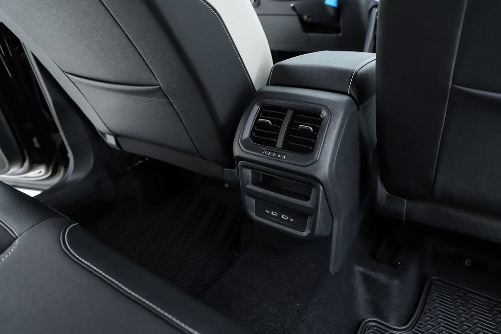 New 2026 Volkswagen Taos SE FWD image 74