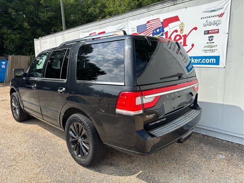 Used 2015 Lincoln Navigator 2WD image 8