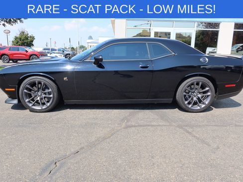 Used 2022 Dodge Challenger R/T Scat Pack w/ Shaker Package RWD image 1