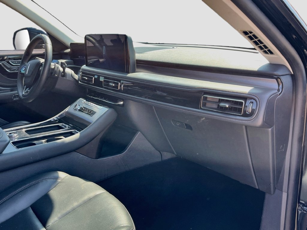 Used 2025 Lincoln Aviator AWD image 33