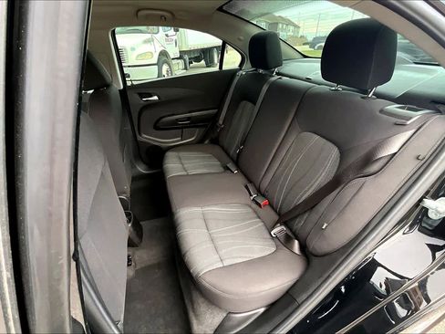 Used 2020 Chevrolet Sonic LT image 18