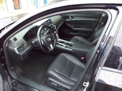Used 2020 Honda Accord EX-L image 2