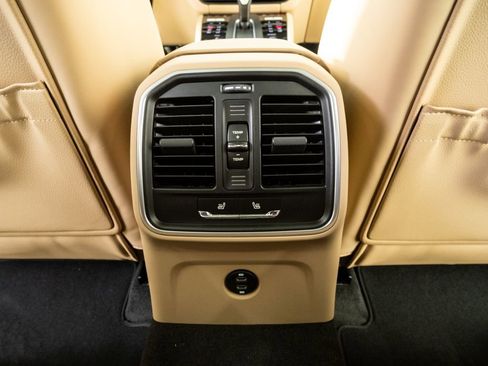 New 2026 Porsche Macan image 21