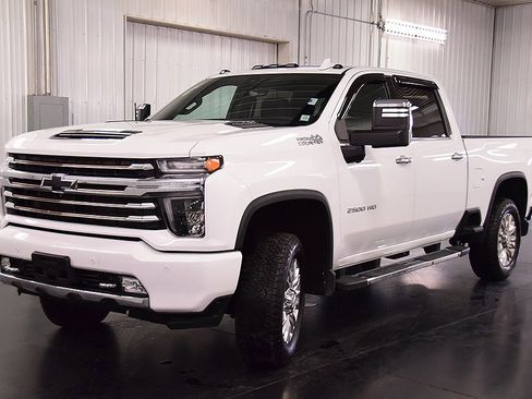 Used 2021 Chevrolet Silverado 2500 High Country w/ Z71 Off-Road Package image 3