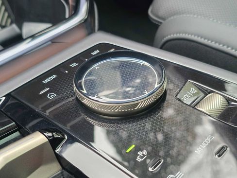 Used 2025 BMW X3 xDrive30i w/ Premium Package image 31