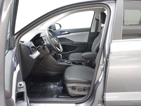 Certified 2023 Volkswagen Taos SE w/ Black Wheel Package image 6