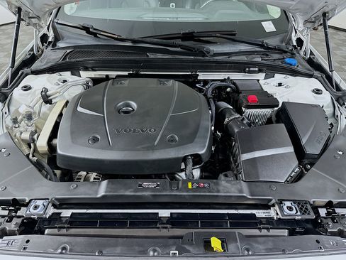 Used 2020 Volvo S60 T5 Momentum FWD image 34