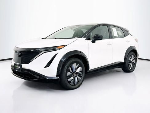 Used 2023 Nissan Ariya AWD image 3