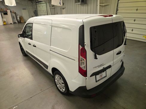 Used 2017 Ford Transit Connect XLT FWD image 5