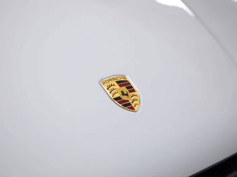 Certified 2026 Porsche Macan AWD/4WD image 17