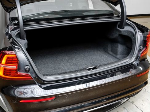 Used 2024 Volvo S60 B5 Core image 58