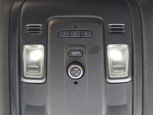 Used 2021 Chevrolet Suburban LT AWD/4WD image 17