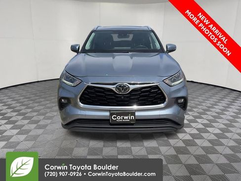 Used 2021 Toyota Highlander Limited AWD/4WD image 2