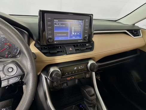 Used 2021 Toyota RAV4 LE AWD/4WD image 15