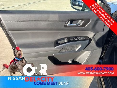 New 2025 Nissan Pathfinder SL image 16