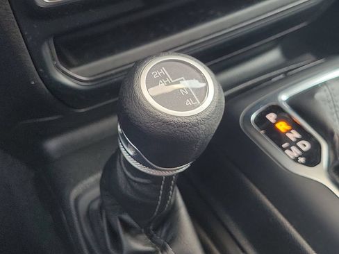 Used 2024 Jeep Gladiator Sport AWD/4WD image 30