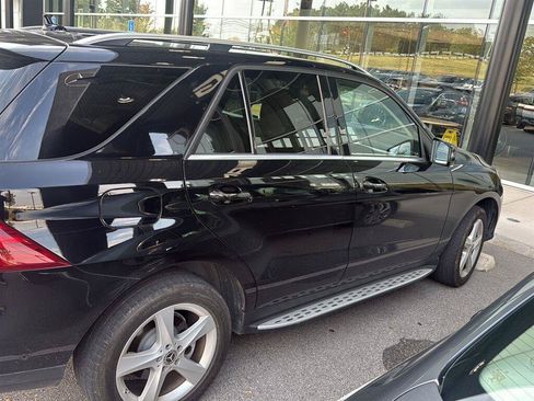 Used 2017 Mercedes-Benz GLE 350 4MATIC image 2