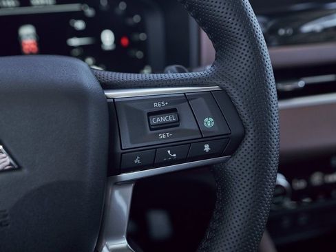 Used 2025 Mitsubishi Outlander SEL FWD image 37