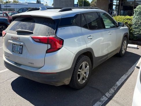 Used 2018 GMC Terrain SLE w/ Infotainment Package I AWD/4WD image 3