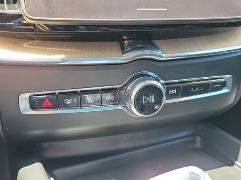 Certified 2026 Volvo XC60 B5 Ultra AWD/4WD image 29