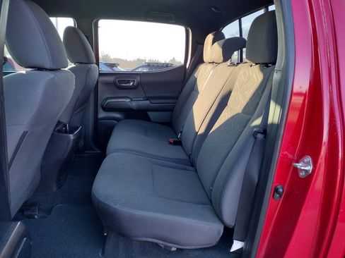 Used 2016 Toyota Tacoma SR image 12