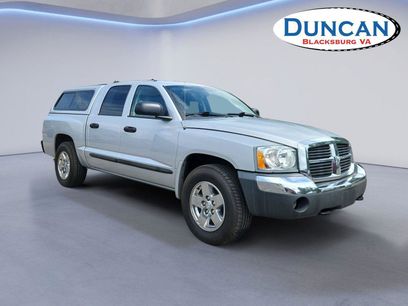 Used 2005 Dodge Dakota SLT