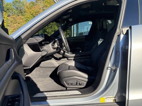 Used 2021 Porsche Taycan 4S image 21