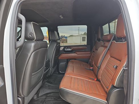 Used 2024 GMC Sierra 2500 Denali Ultimate AWD/4WD image 11