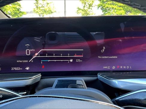 Certified 2025 Cadillac Escalade ESV Premium Luxury AWD/4WD image 13