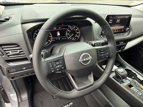 New 2026 Nissan Rogue SV image 31