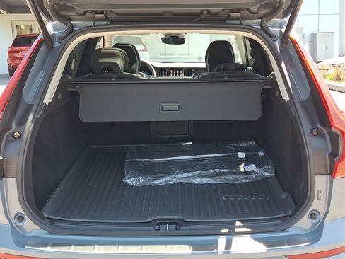 Certified 2024 Volvo XC60 B5 Core w/ Protection Package Premier AWD/4WD image 30