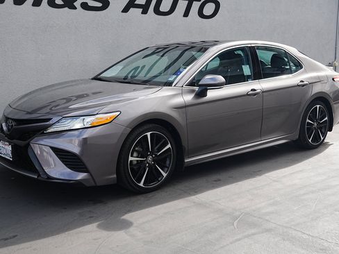 Used 2020 Toyota Camry XSE image 7