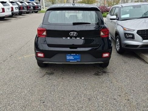 Certified 2026 Hyundai Venue SE FWD image 10