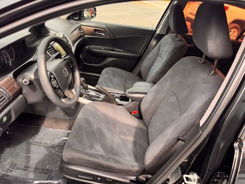 Used 2017 Honda Accord EX image 7