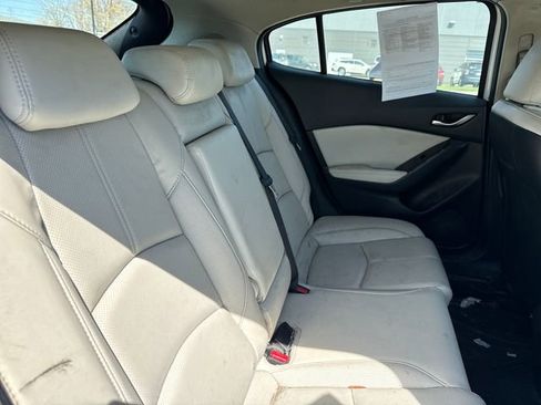 Used 2018 MAZDA MAZDA3 Grand Touring w/ Premium Equipment Package FWD image 12
