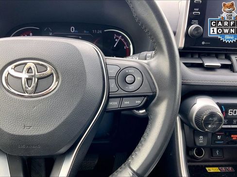 Used 2022 Toyota RAV4 Limited image 18