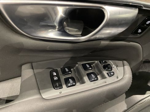 Used 2025 Volvo XC90 B6 Plus image 17