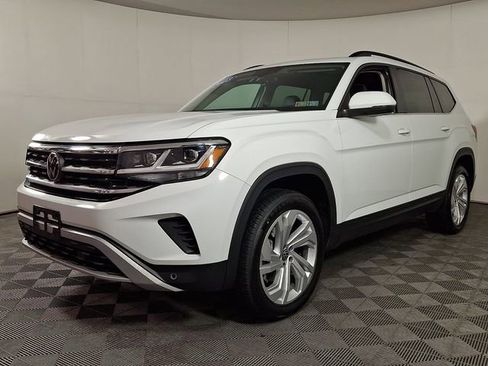Used 2023 Volkswagen Atlas SE image 3