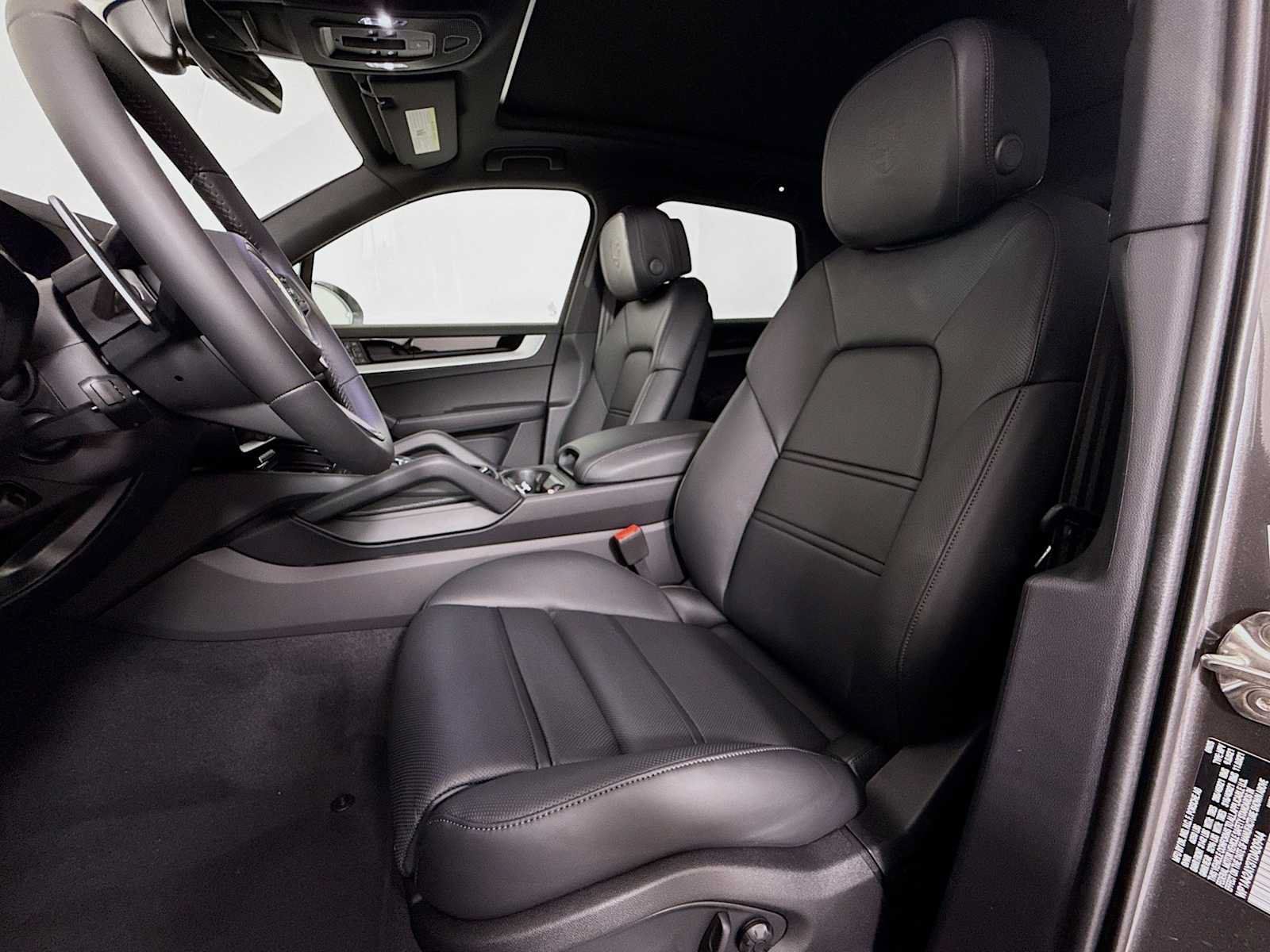 Used 2026 Porsche Cayenne AWD/4WD image 5