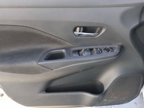 Used 2021 Nissan Versa SV image 7