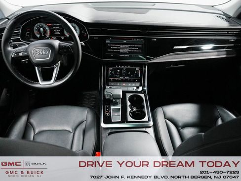 Used 2023 Audi Q8 Premium image 37