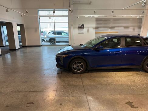 Used 2025 Kia K4 LXS image 16