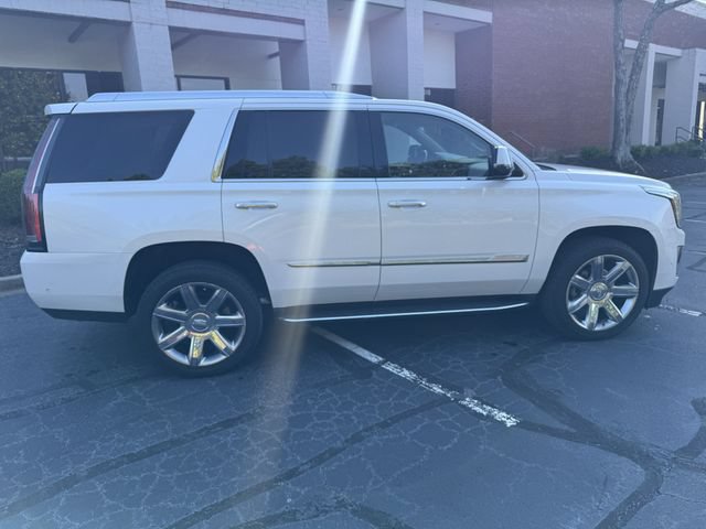 Used 2018 Cadillac Escalade Luxury RWD image 7