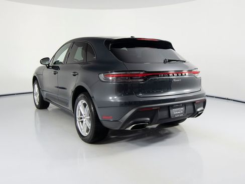 Certified 2025 Porsche Macan image 3
