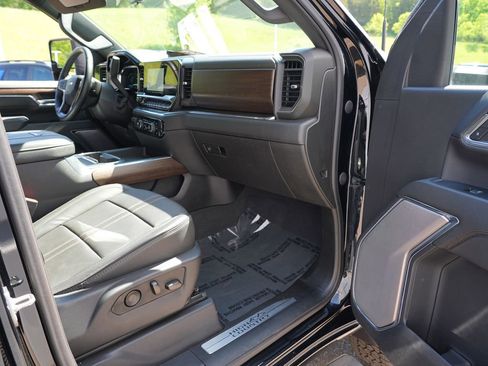 Used 2024 Chevrolet Silverado 3500 High Country w/ High Country Premium Package AWD/4WD image 30